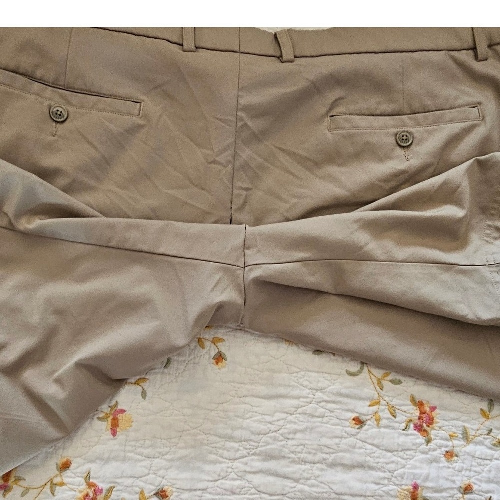 Pebble Beach Performance Mens Golf Shorts Tan Khaki Size 44 Stretch Flat Front - Picture 6 of 6
